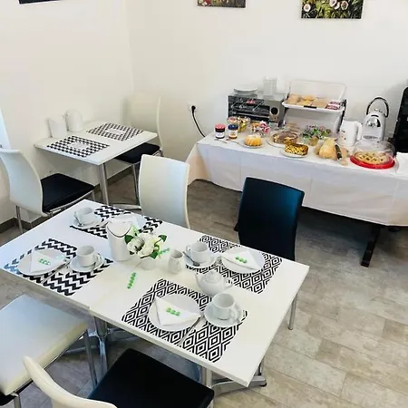 With Pool La Montaldina Piemonte Gasthuis