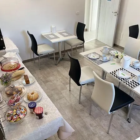 With Pool La Montaldina Piemonte Gasthuis Spigno Monferrato