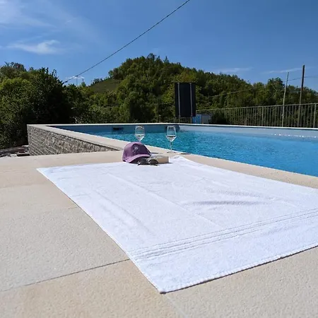 With Pool La Montaldina Piemonte Spigno Monferrato