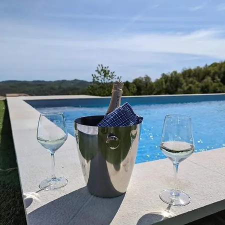 With Pool La Montaldina Piemonte Guest house