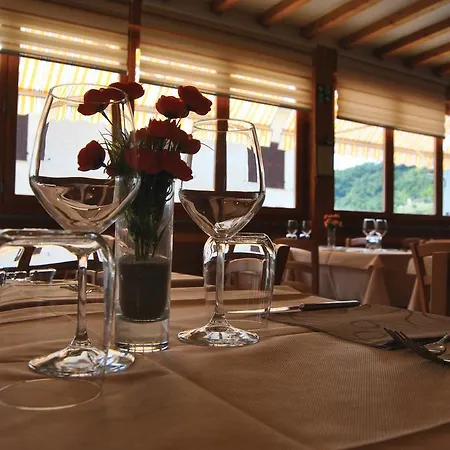 Gasthuis With Pool La Montaldina Piemonte 4*